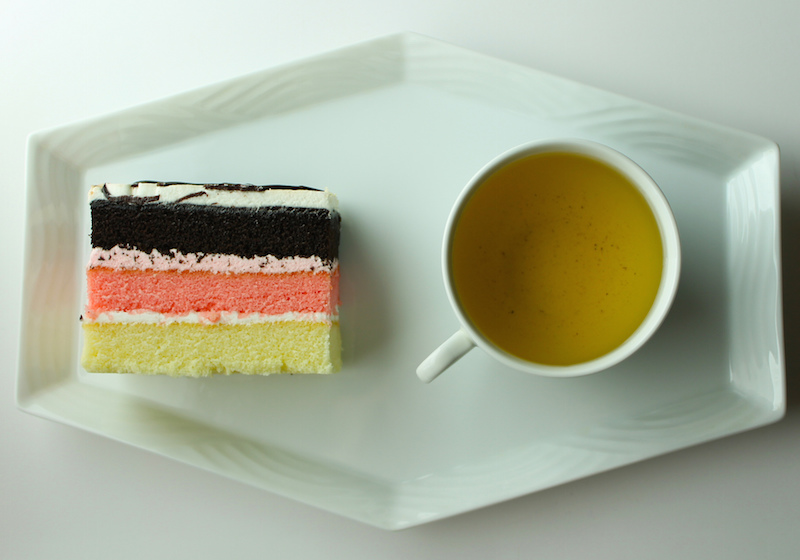 Layer cake, by Flickr user
Kirinohana